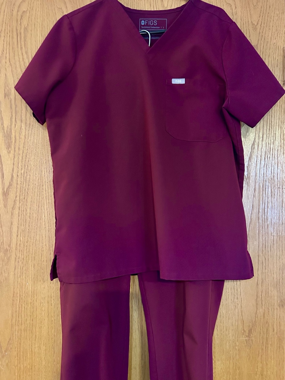 FIGS Women’s Scrub Set